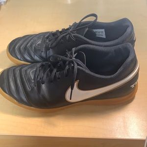 Mens Nike Indoor Soccer Shoes Tiempo 